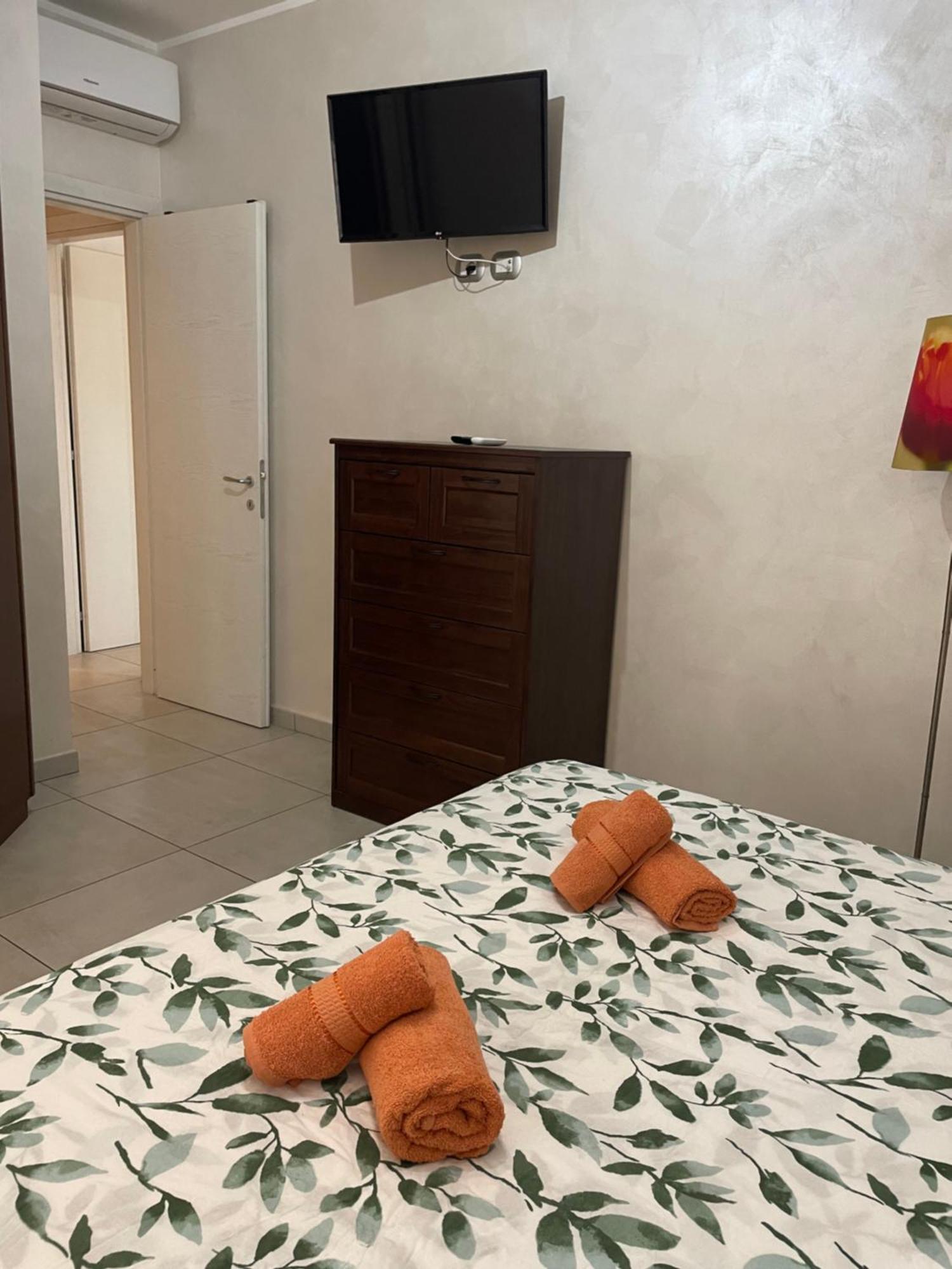 Home With Parking Near The Airport And Beach ฟิวมิชีโน ภายนอก รูปภาพ